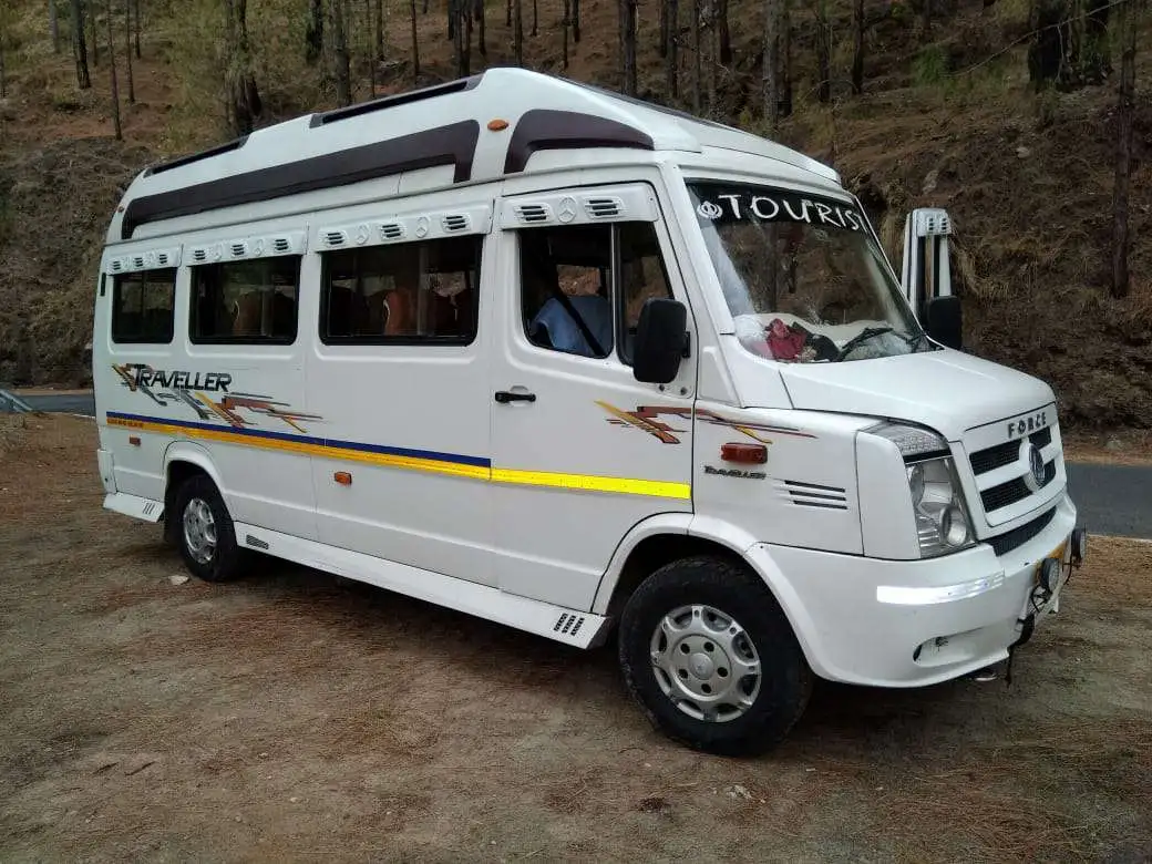 Luxury Tempo Traveller (12–26 Seater)